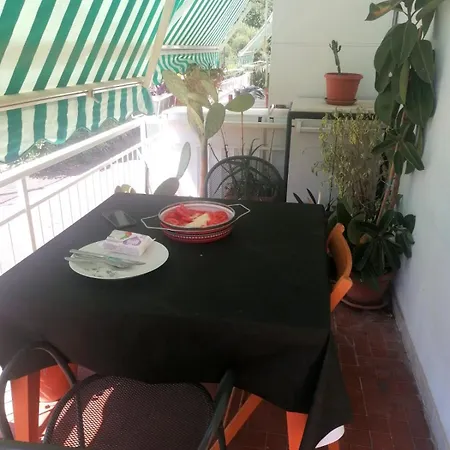 Kwatera prywatna Con Terrazza Vista Panoramica Ed Uso Cucina In Casa Quadrilocale Alassio