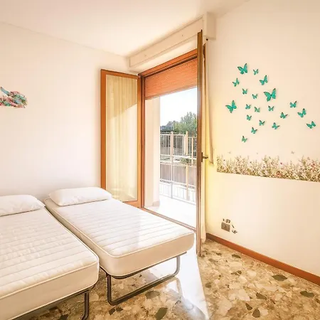 Проживание в семье Con Terrazza Vista Panoramica Ed Uso Cucina In Casa Quadrilocale Алассио